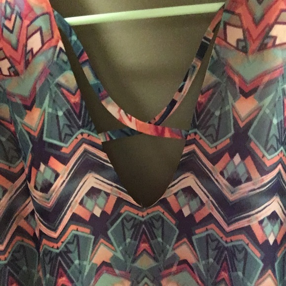 Flowy tank top, size XL - Picture 3 of 3